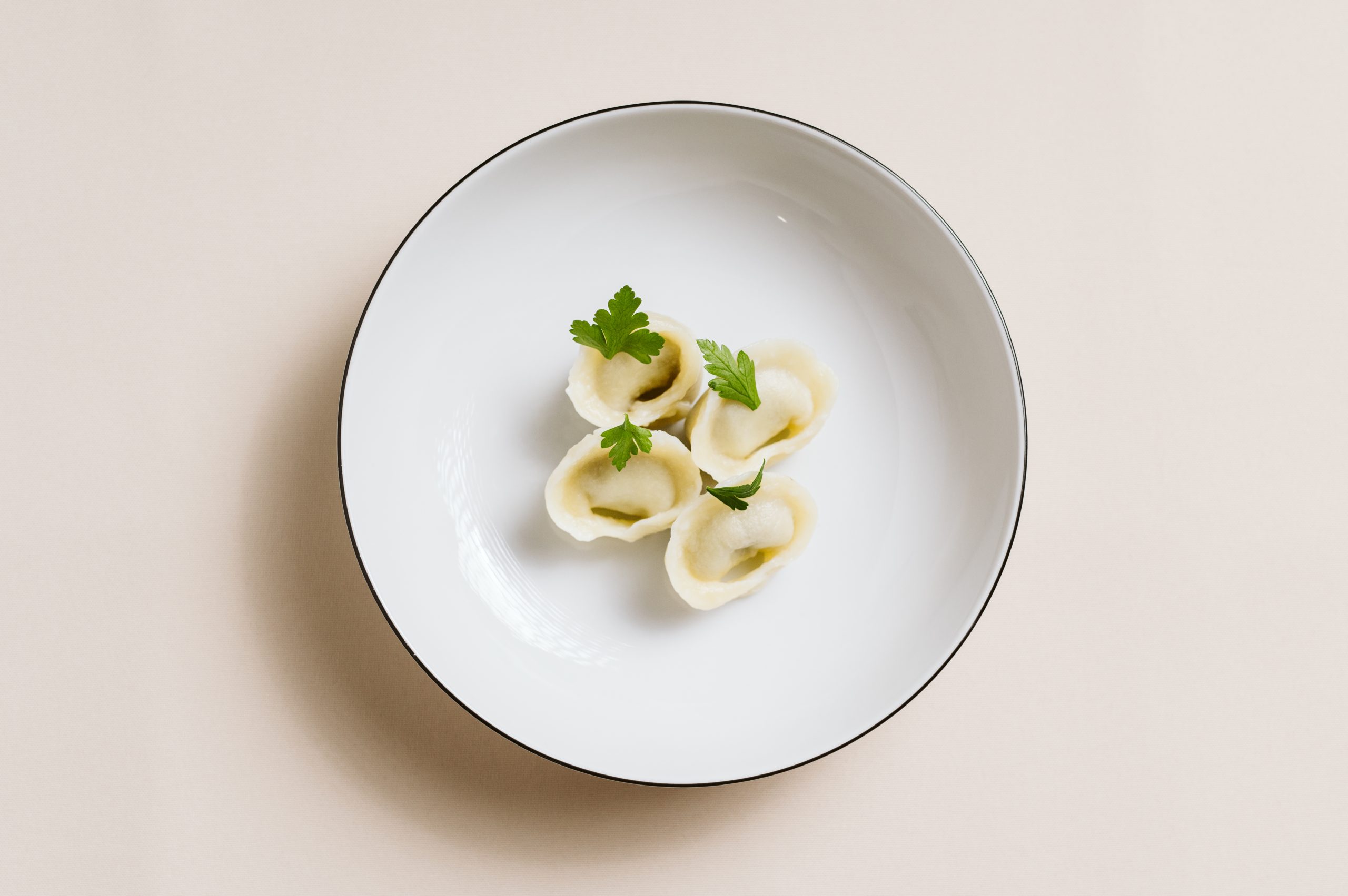 Ręcznie lepione uszka z borowikami