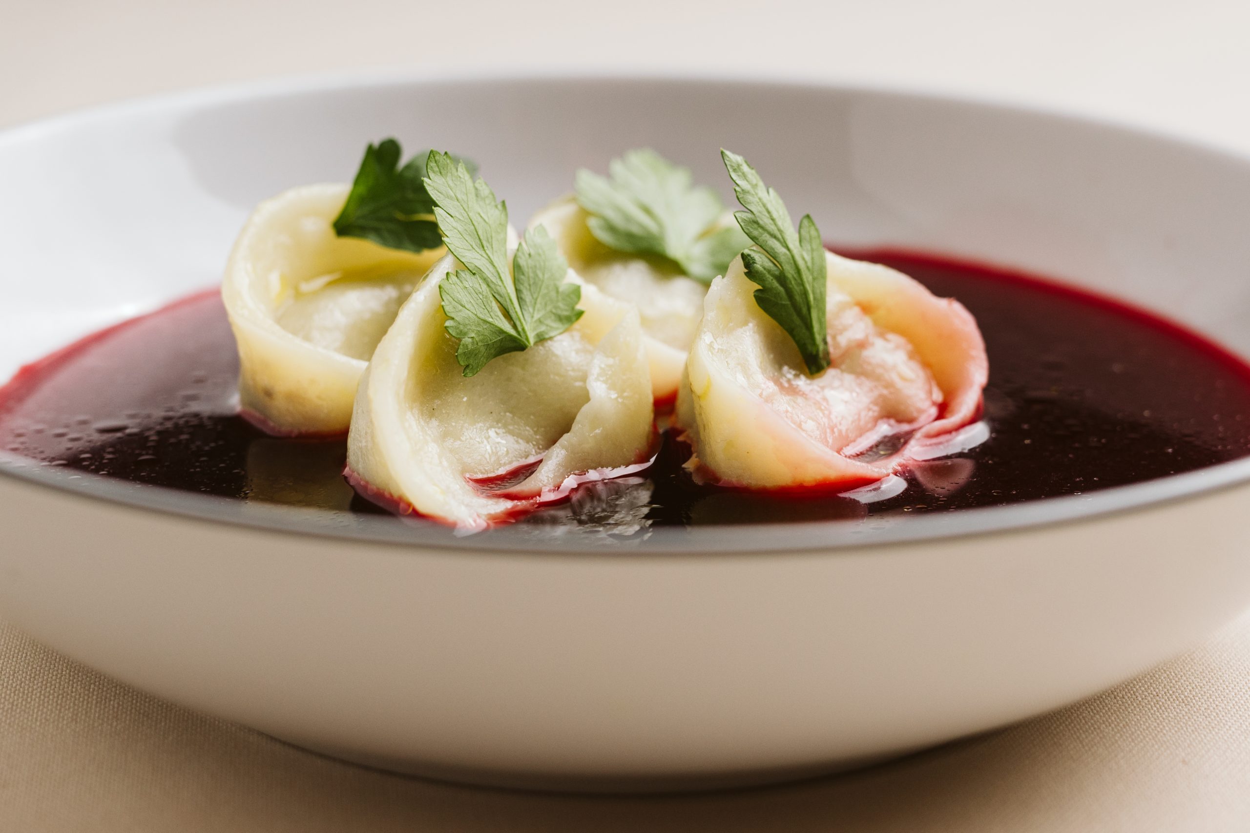 Ręcznie lepione uszka z borowikami - obrazek 3